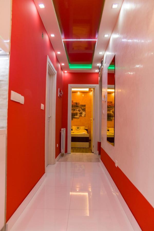 Apartamento Spa Apartman Red Passion Belgrado Exterior foto